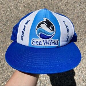 Vintage Seaworld SnapBack Hat Orlando Florida Trucker Shamu Orca